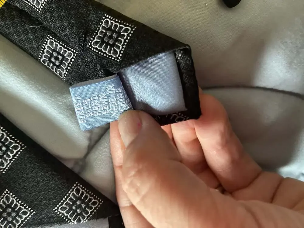 Forsyth Men's Black and Silver Geometric Square Pattern 100% Silk Necktie A719